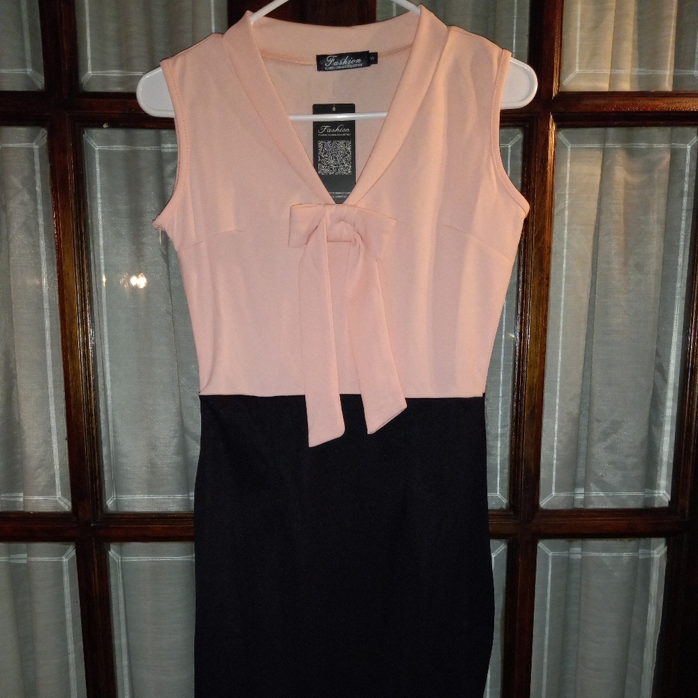 Fashion: Pink Sleeveless Dress with Bow in front 🎀
